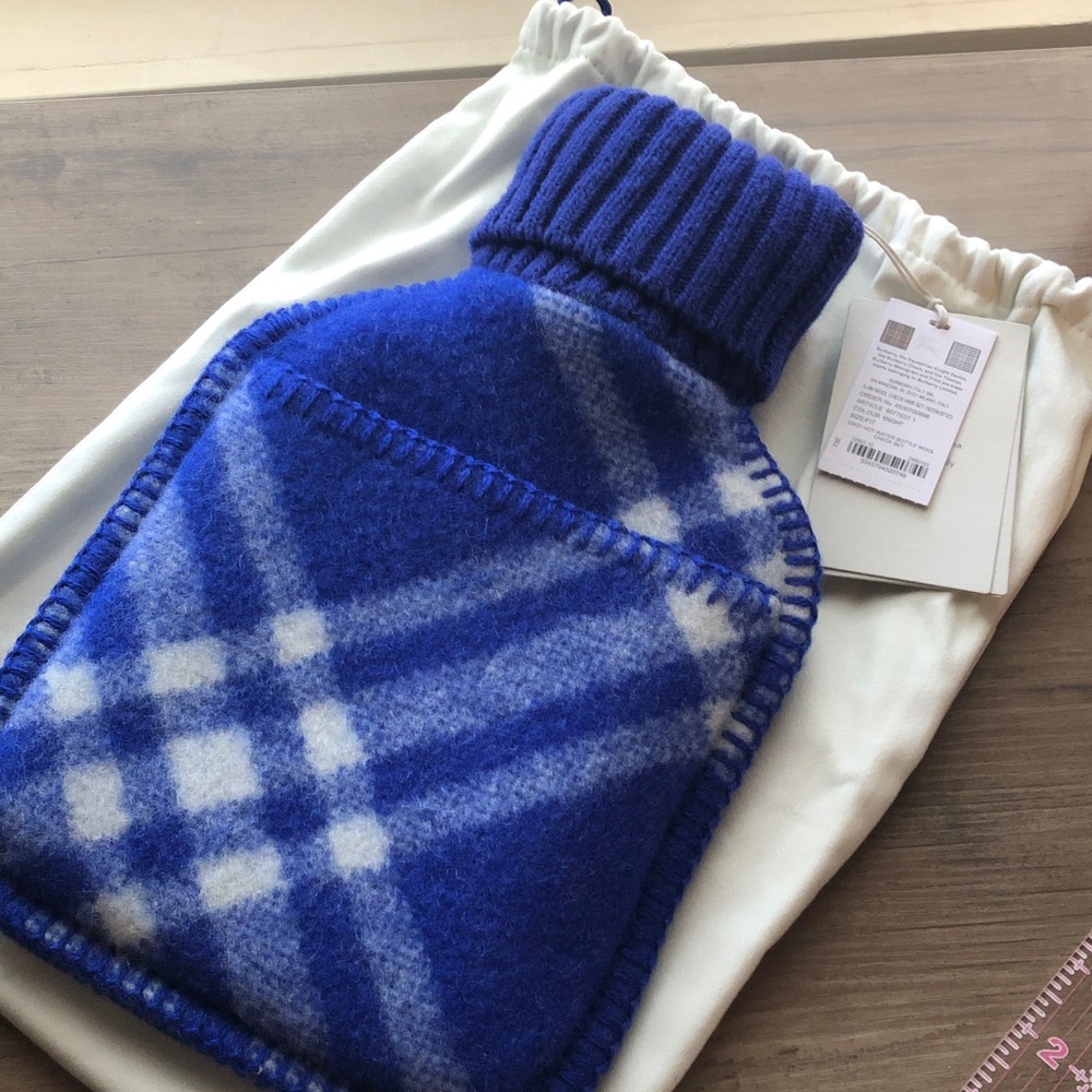 NWT Burberry Blue Check Hot Water Wool Bottle Cover